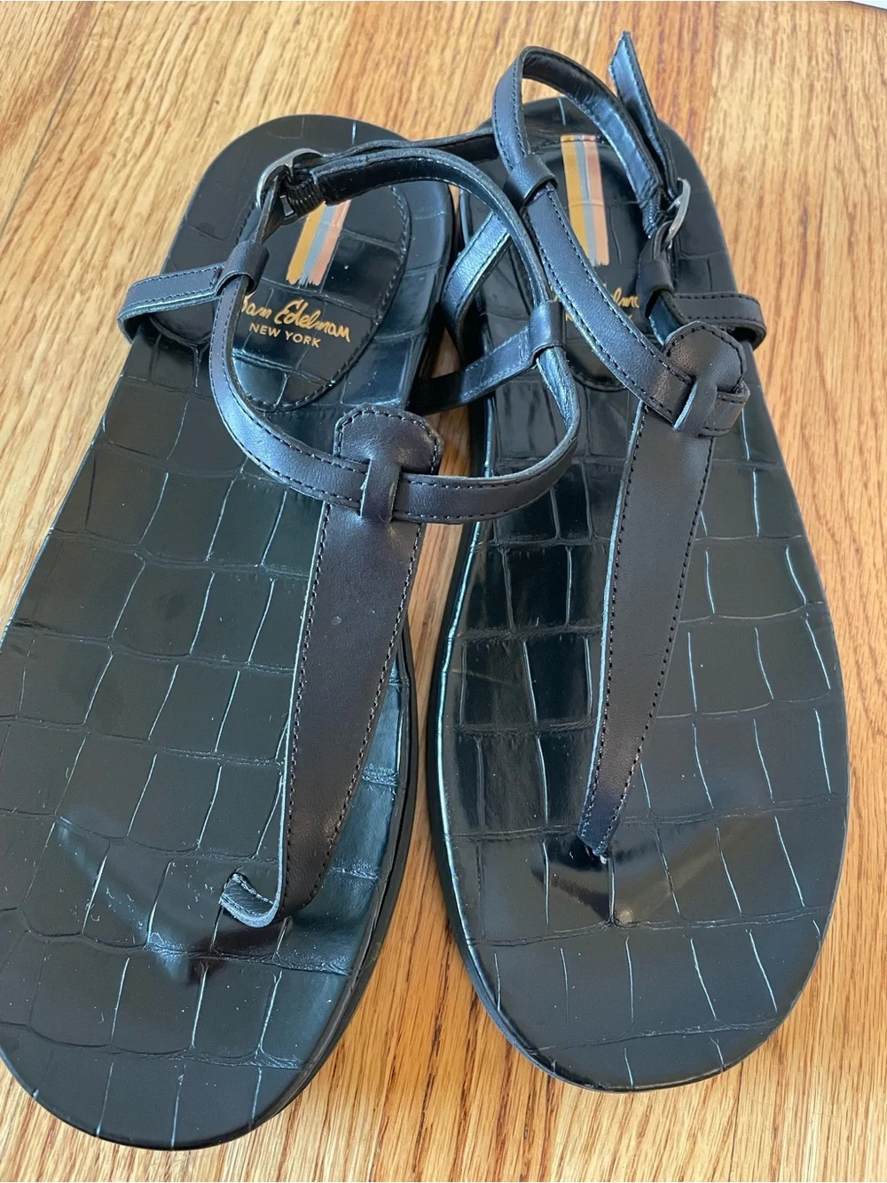 Sam Edelman Black Croc-Embossed Leather T-Strap Sandals - Picture 3 of 6